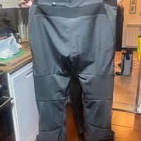 Pantaloni estivi revit