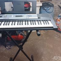 pianola yamaha YPT-240  100 € trattabile 