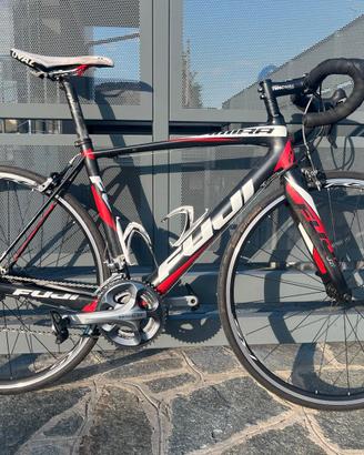 Bicicletta da corsa carbonio Fuji Shimano 105