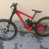 Bici da Downhill Scott gambler 730