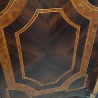 Angoliera intagliata a mano 