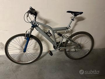 Mountain Bike "full suspended"