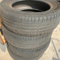 Falken 215/65/17 99v