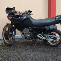 Honda Dominator 650 RD02A del 1990