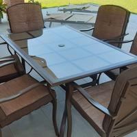 TAVOLO CON POLTRONCINE DA ESTERNO