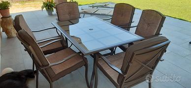 TAVOLO CON POLTRONCINE DA ESTERNO