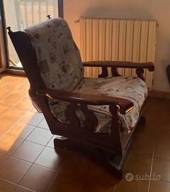 Poltrona in legno a dondolo