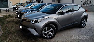 TOYOTA C-HR 1.8 Hybrid E-CVT Business