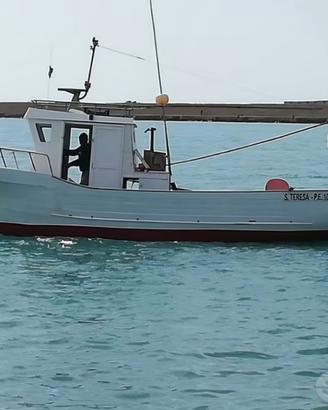 Barca da pesca con licenza