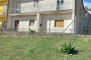 Casa indipendente con terreno-Pergola(Marsico N)