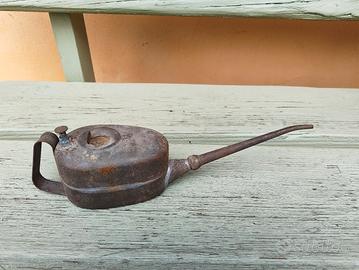 antico oliatore da meccanico