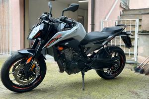 Ktm duke 790 l depotenziata A2