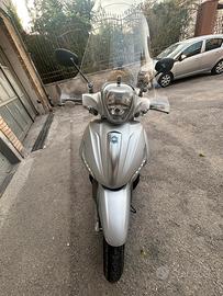 Beverly 300 anno 2017