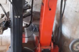 ATTREZZATURA PER GOMMISTA 