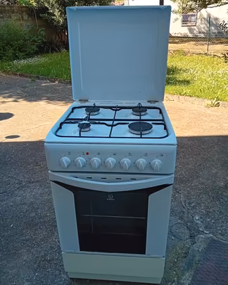 cucina con forno