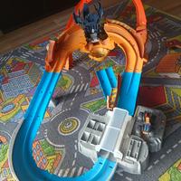 pista hotel wheels monastero trucks