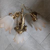 Lampadario con lampade a fiore