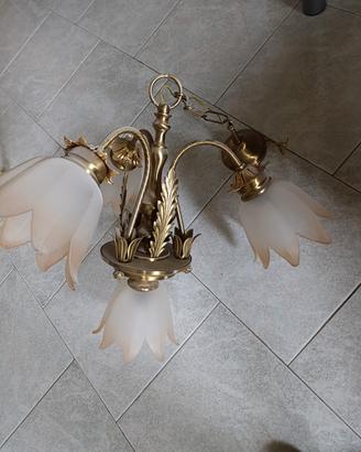 Lampadario con lampade a fiore