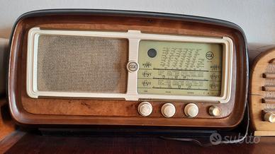 Radio a Valvole in legno