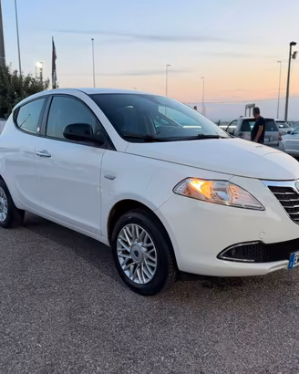 LANCIA Ypsilon 0.9 T.Air 85CV 5p. Met.Ec. Gold