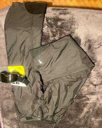 Completo giacca e pantalone per la neve