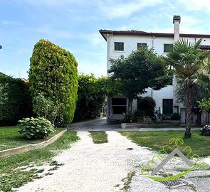 VILLA SEMINDIPENDENTE