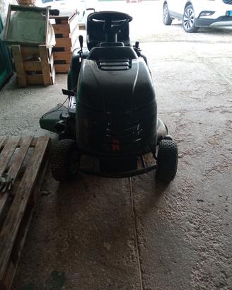 trattorino tagliaerba 