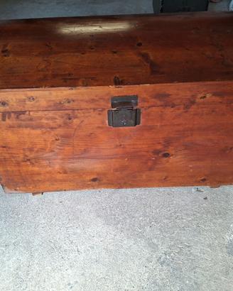 BAULE IN LEGNO ANTICO