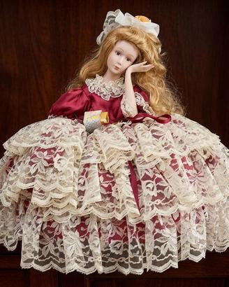 Bambola-Porcellana Vintage Seduta Abito Bordeaux