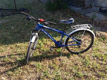 bici vicini per ragazzo