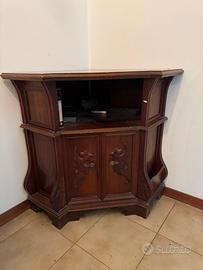 Mobile in legno ad angolo
