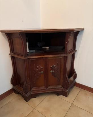 Mobile in legno ad angolo