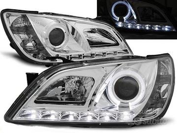 Fari anteriori dayline led lexus is 01-05