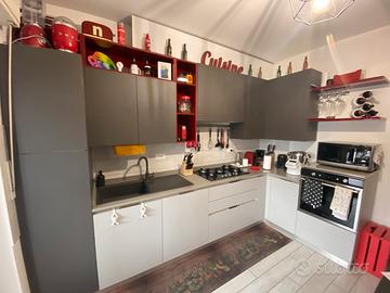 Veneta cucina con top in quarzo