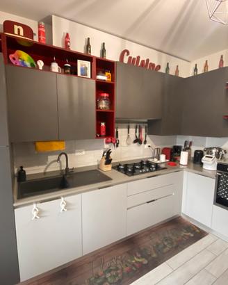 Veneta cucina con top in quarzo