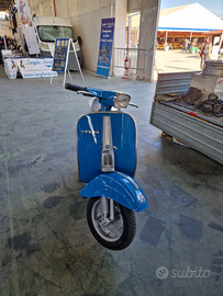 Vespa 50 special azzurro cina