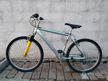 Bici unisex da 26 in Alluminio 