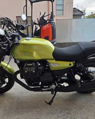 Moto Guzzi v7 sport