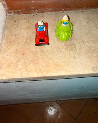 Macchinina con puffo blu e puffetta