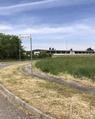 Immobile in asta di 9431 m² a Fombio