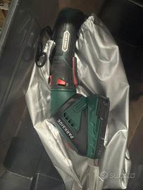 Cesoia ricaricabile per erba e cespugli