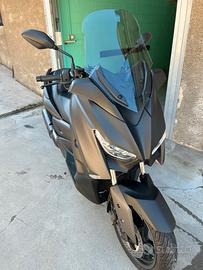 Yamaha X MAX 300