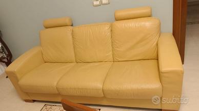 Divano in vera pelle con poggiatesta da 3 posti