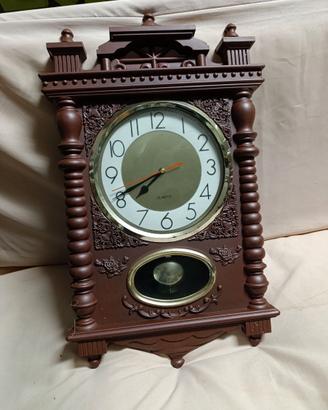 Orologio a pendolo da parete