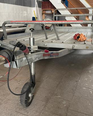 Carrello con pedana di carico