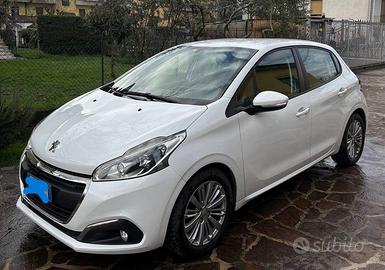 Peugeot 208 11/2017 Active