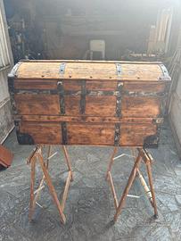 baule antico in legno