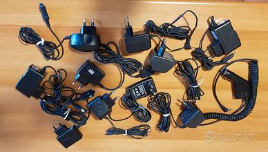 SET ALIMENTATORI CELLULARI VARIE MARCHE (11 pezzi