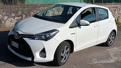 Toyota Yaris Hybrid Active my2015