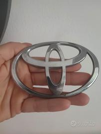 stemma logo toyota
